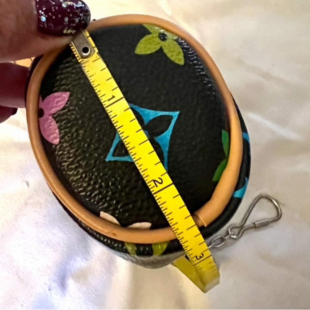 👑✅PRICE FIRM✅ Black Multicolor Monogram Mini Barrel Cosmetic Case. Brand new! - Picture 8 of 14
